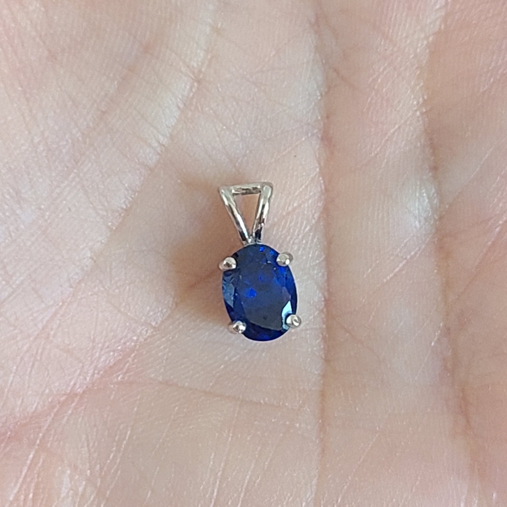 Vintage Dainty Boho Sterling Silver Faceted Blue Sapphire Crystal Oval Pendant